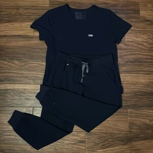 Navy blue figs scrub jogger set